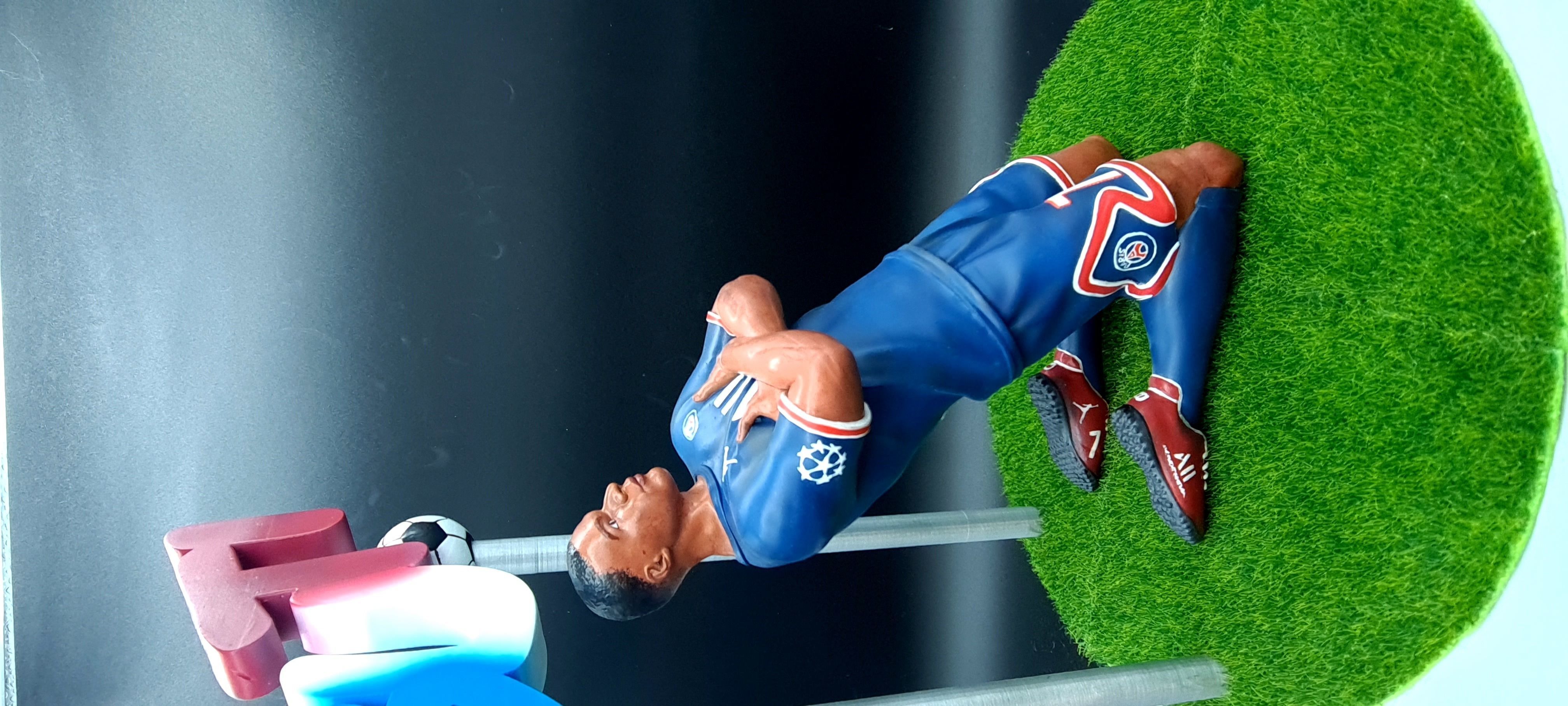 Footballeur Kylian Mbappe 3D print model_4