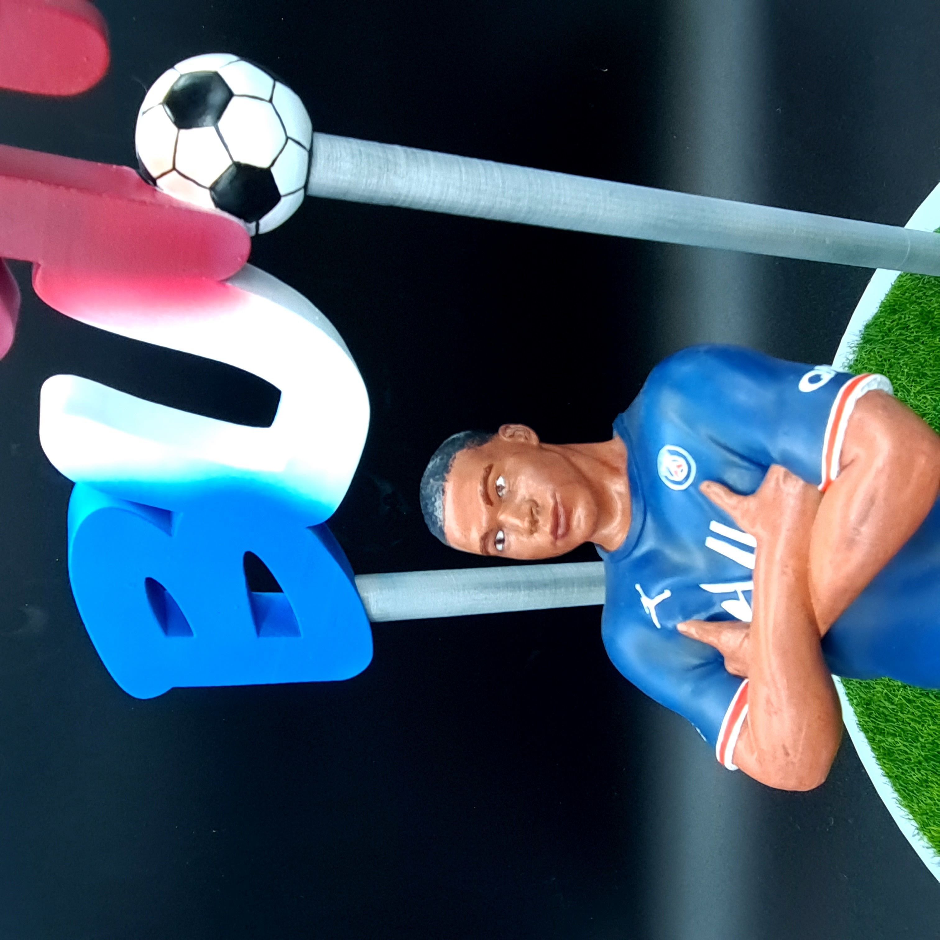 Footballeur Kylian Mbappe 3D print model_10