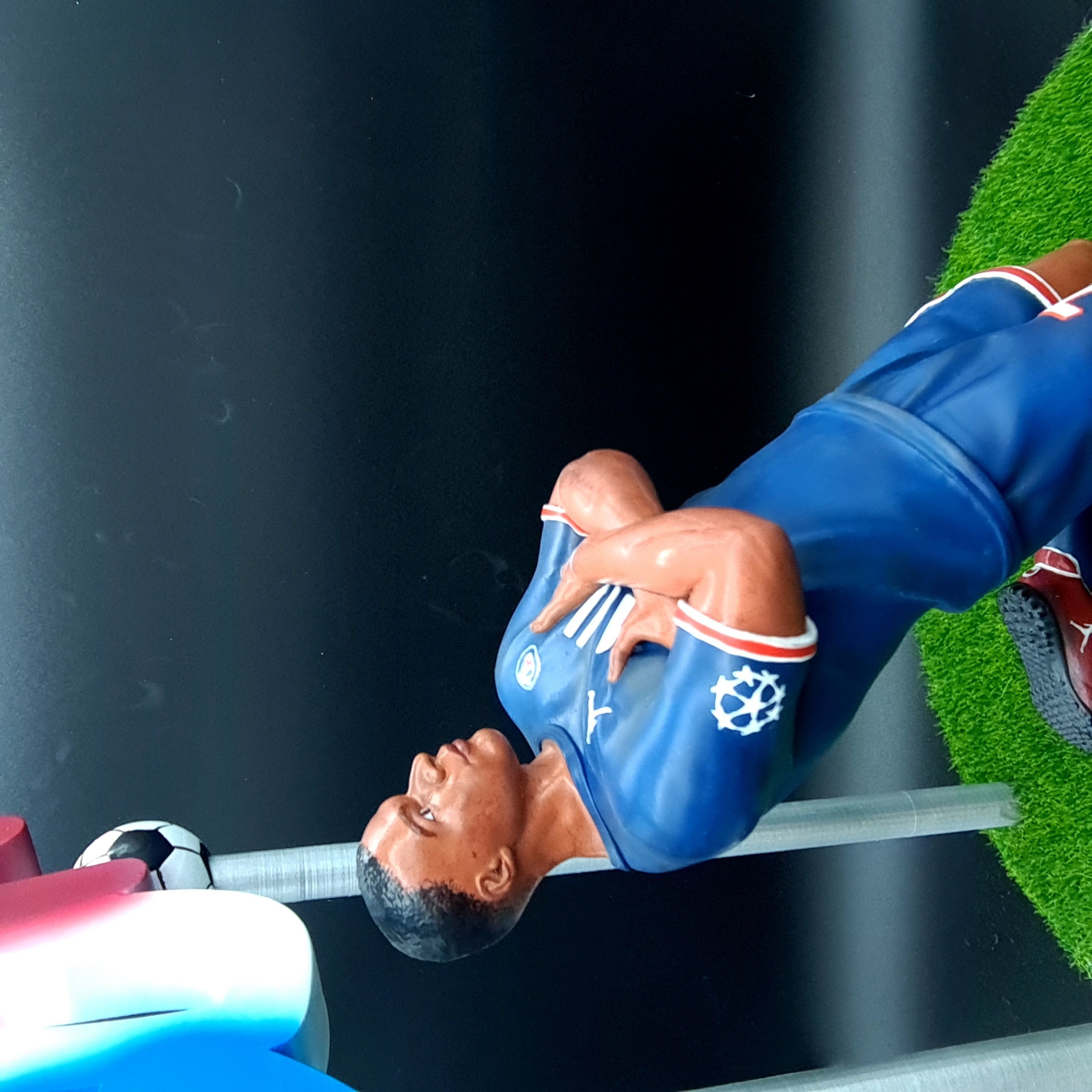 Footballeur Kylian Mbappe 3D print model_7