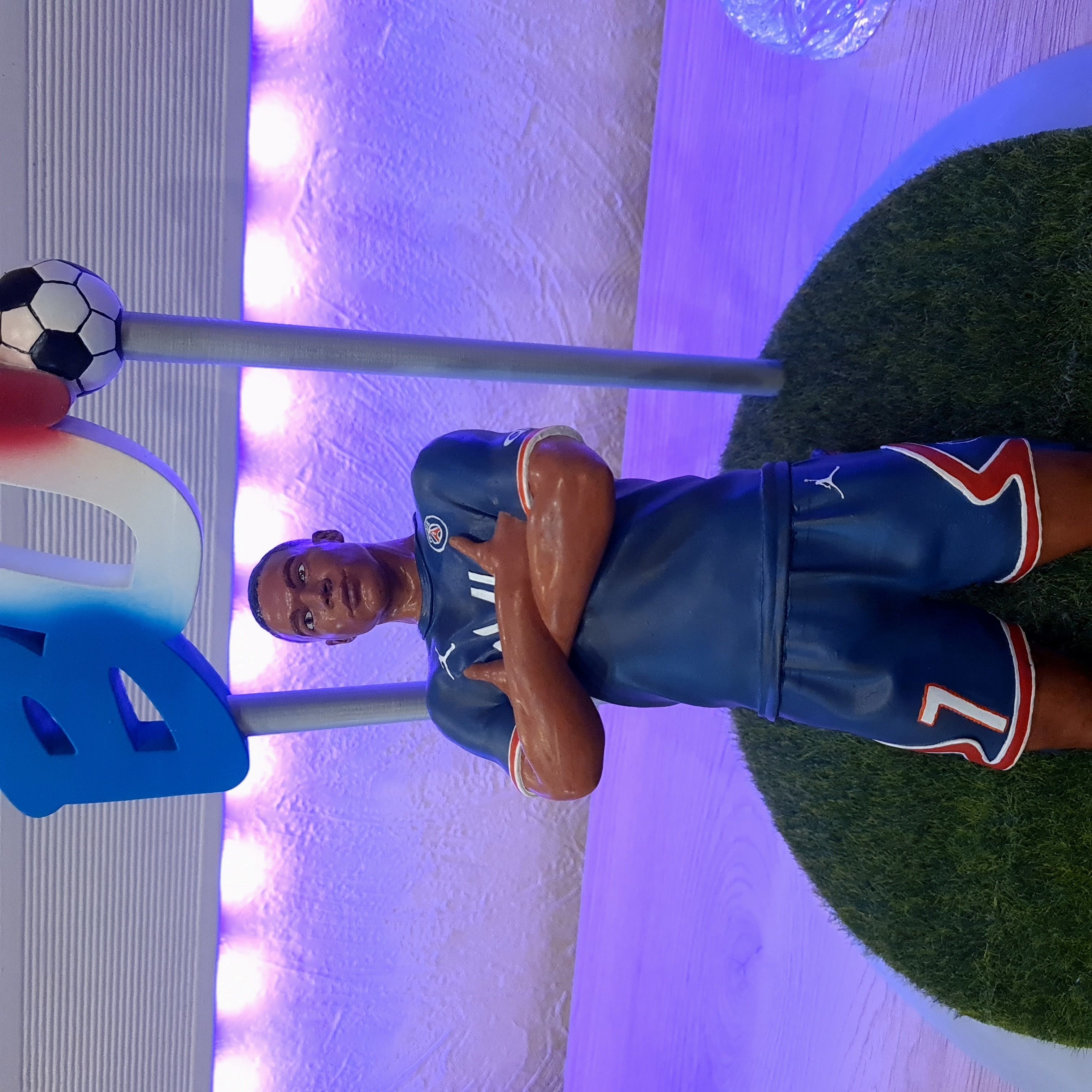 Footballeur Kylian Mbappe 3D print model_19