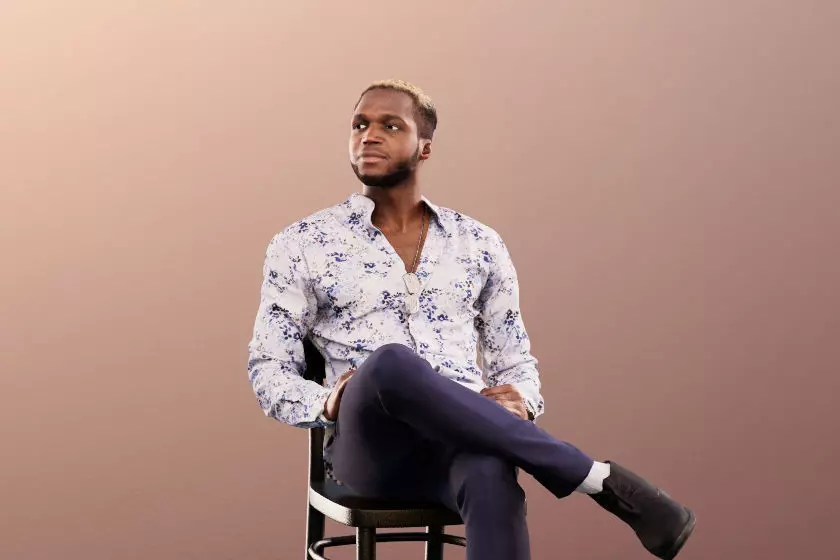 Maverick 12162 - Sitting Black Man Low-poly 3D model_0