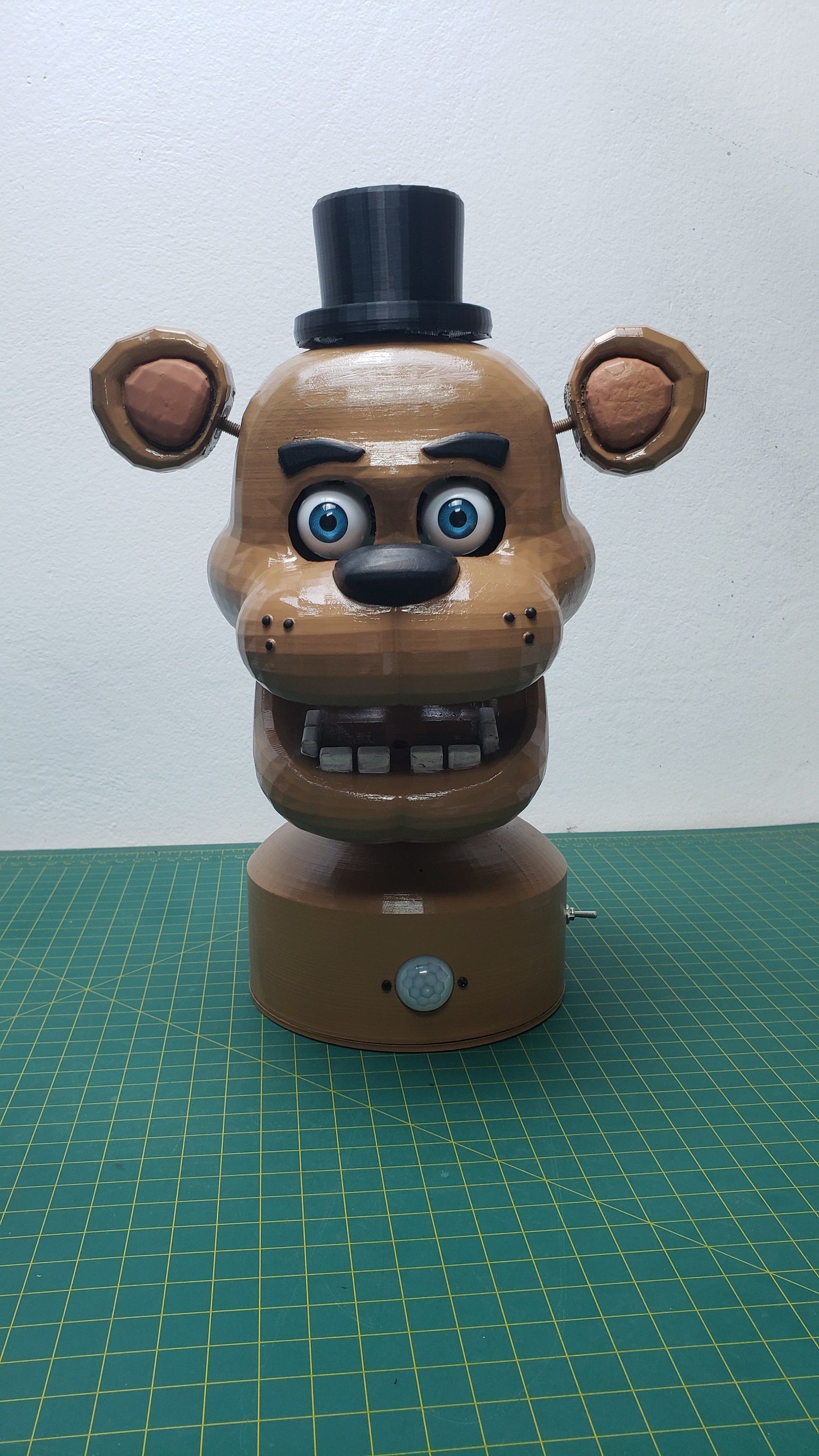 DIY FNAF Animatronic Freddy head 3D model_2