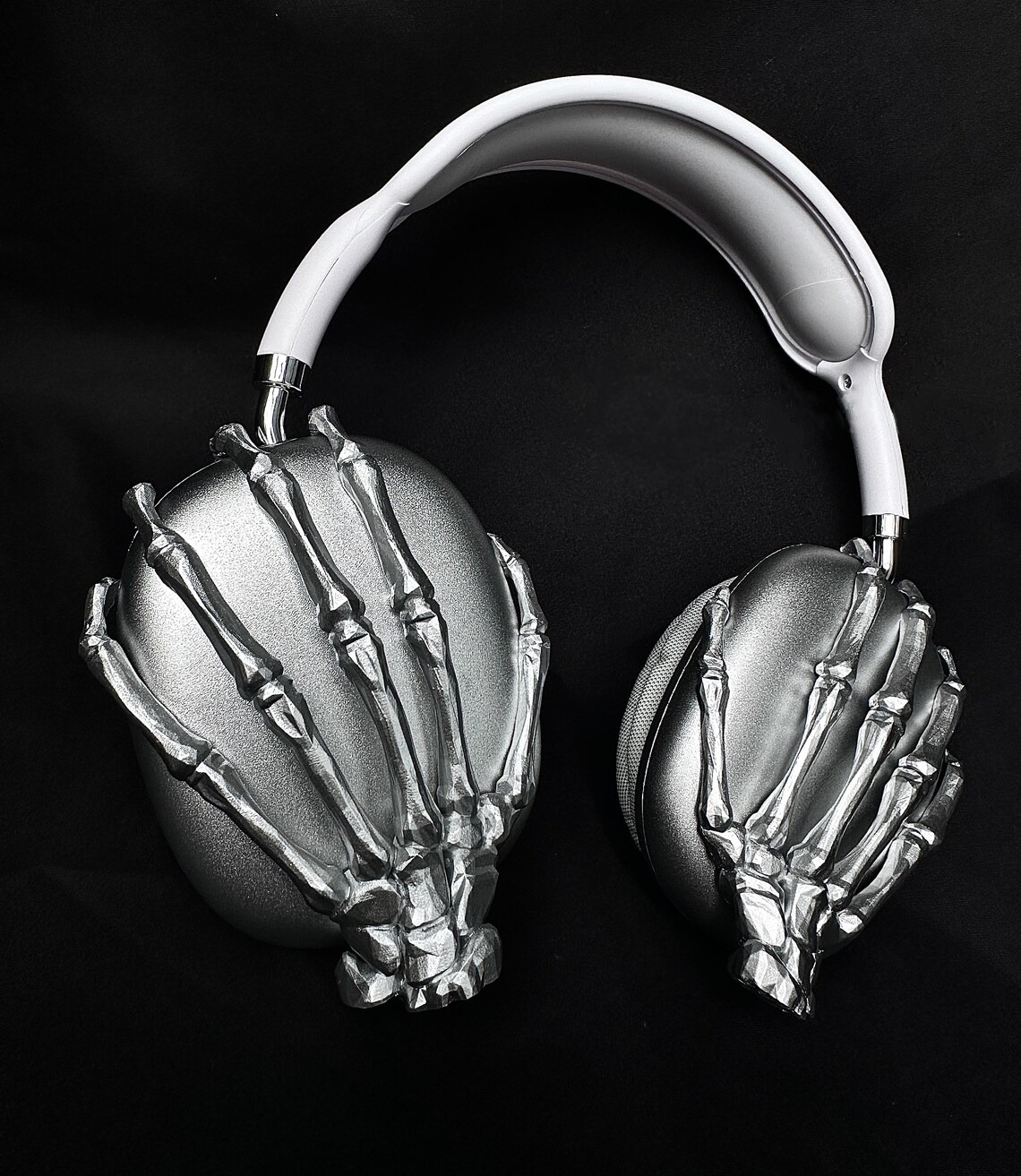 SKELETON HAND Attachments for AIRPODS MAX 3D print model_1