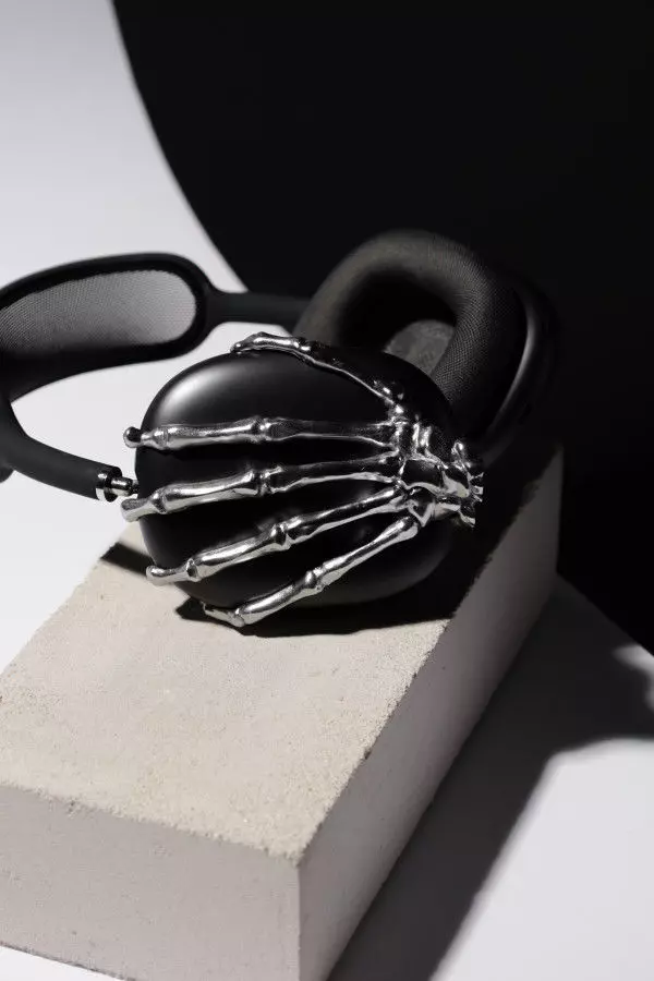 SKELETON HAND Attachments for AIRPODS MAX 3D print model_0