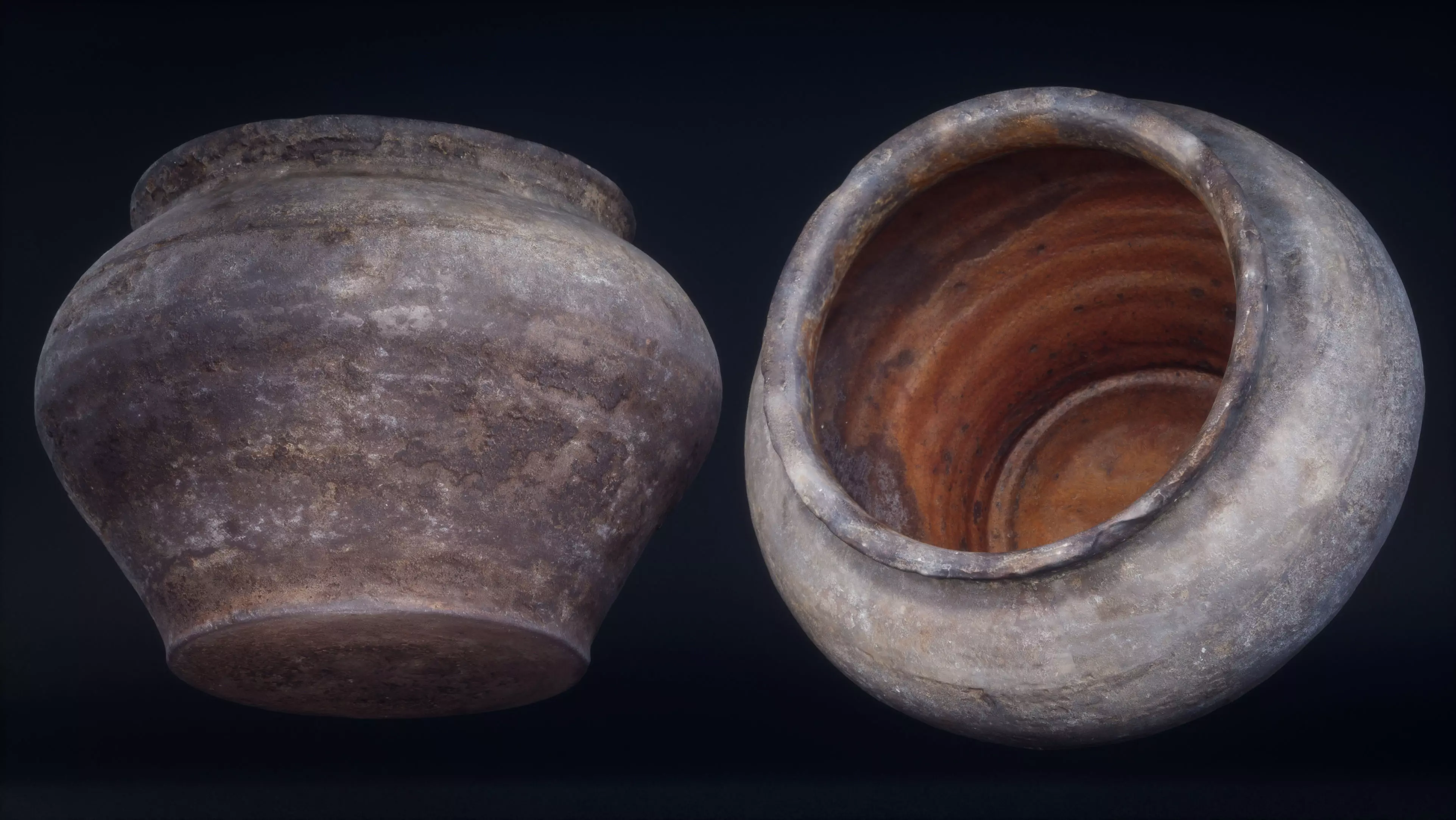 Old clay pot Low-poly 3D model_0