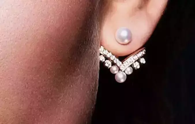 fashion CHAUMET earrings with pearls Bee My Love 3D print model 3D print model