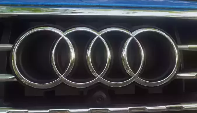 Fully detailed Audi Q7 rigged car Low-poly 3D model