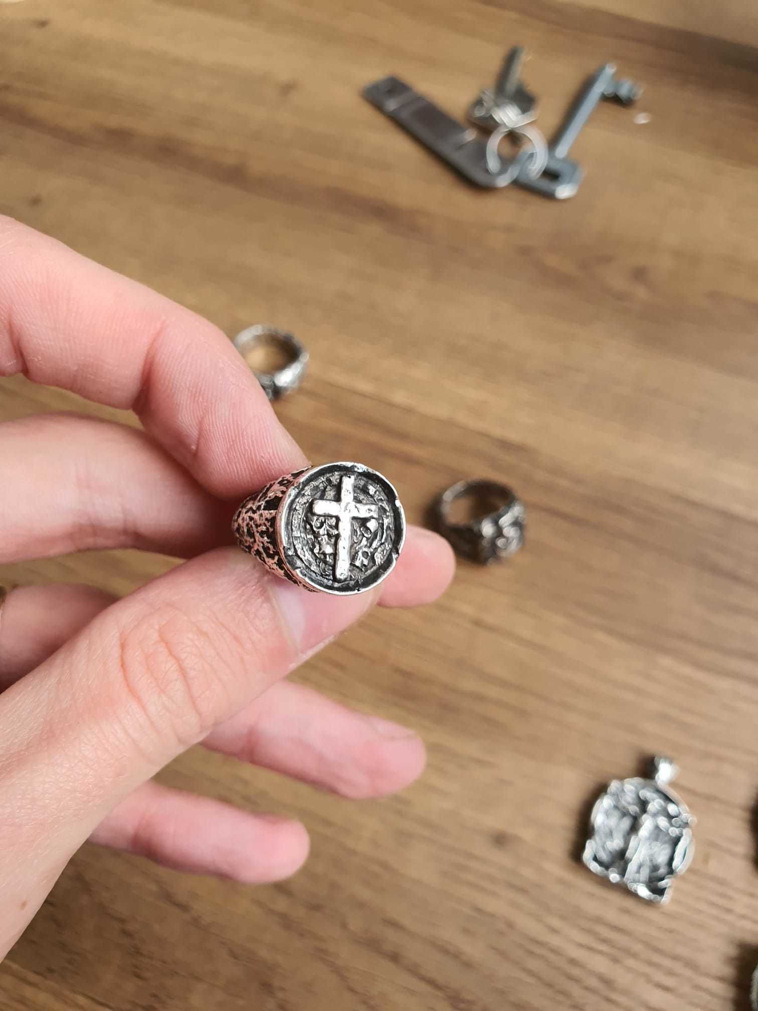 Signet Ring with Cross and Skulls ready for 3D print 3D print model_14