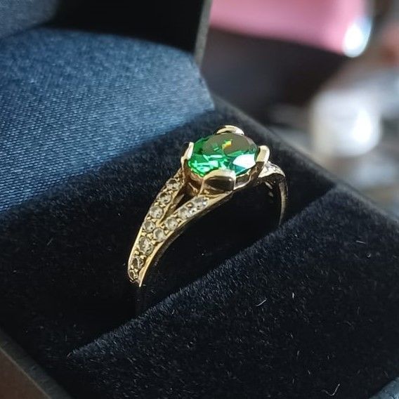 Gold Ring with emerald gem - 3D PRINT 3D print model_2