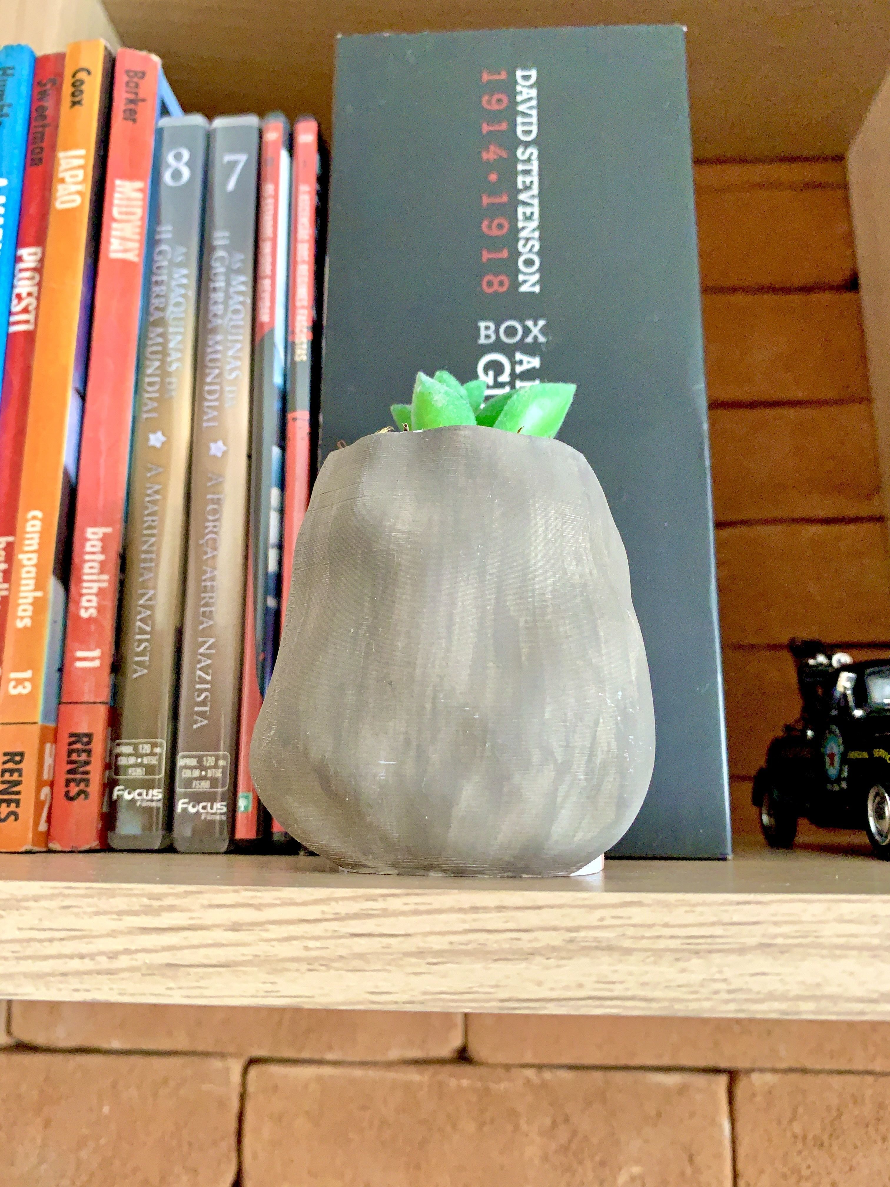 VASE MOTHER OR WIFE Free 3D print model_1