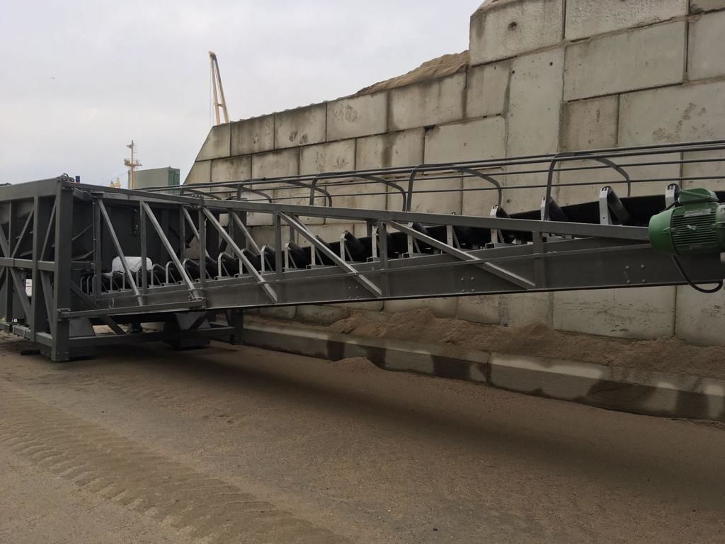 Mobile hopper feeder for port utilities 3D model_10