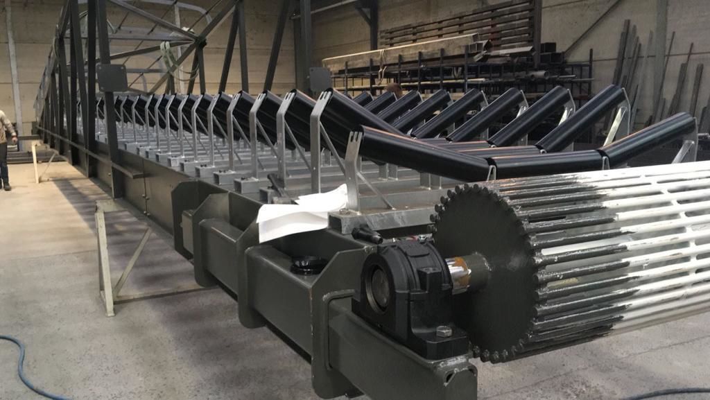 Mobile hopper feeder for port utilities 3D model_13