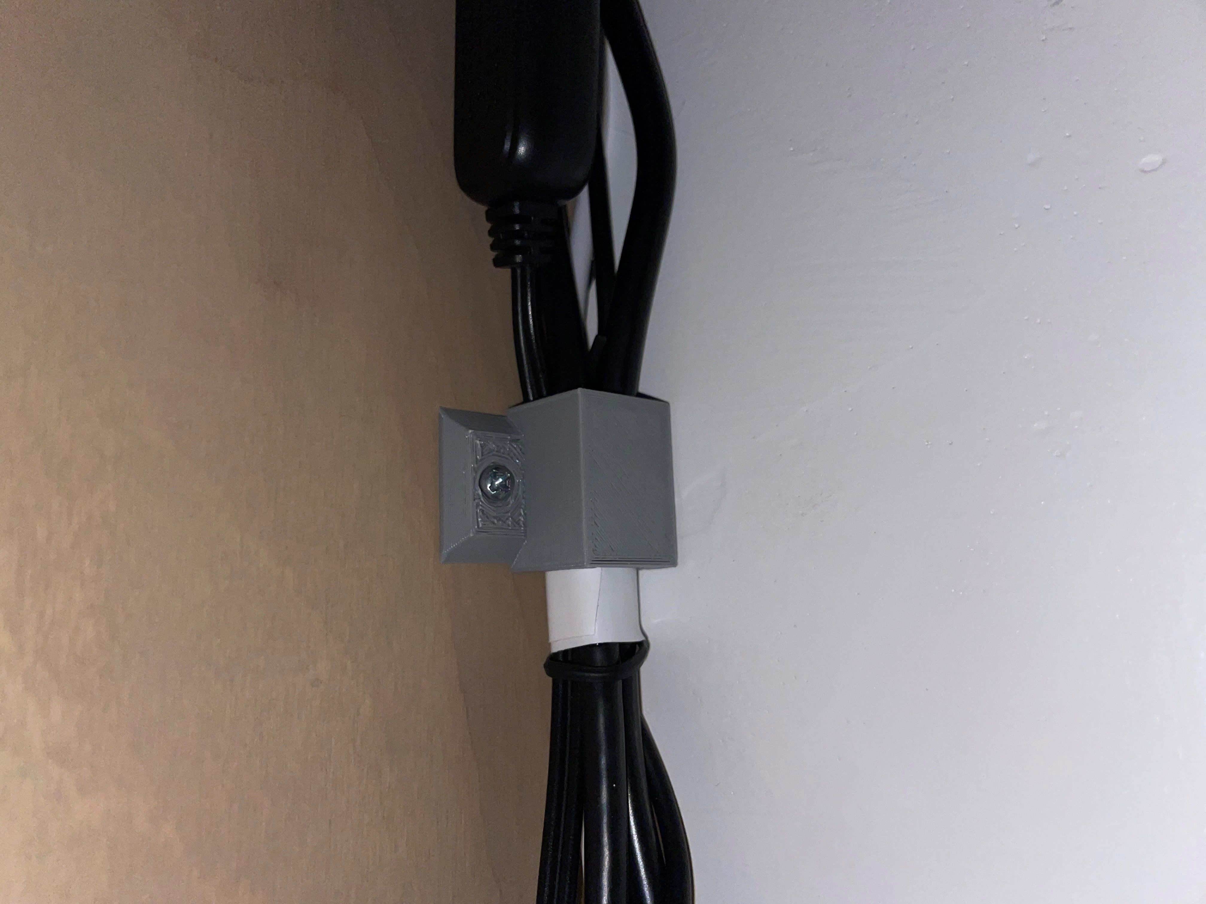 Simple Cable Holder Free 3D print model_3