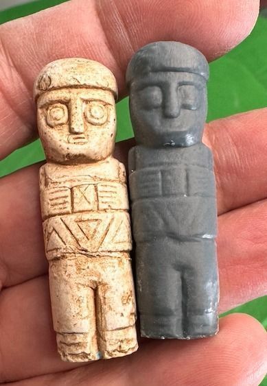 Tiwanaku or Aztec personal religious artifact 3D print model_5