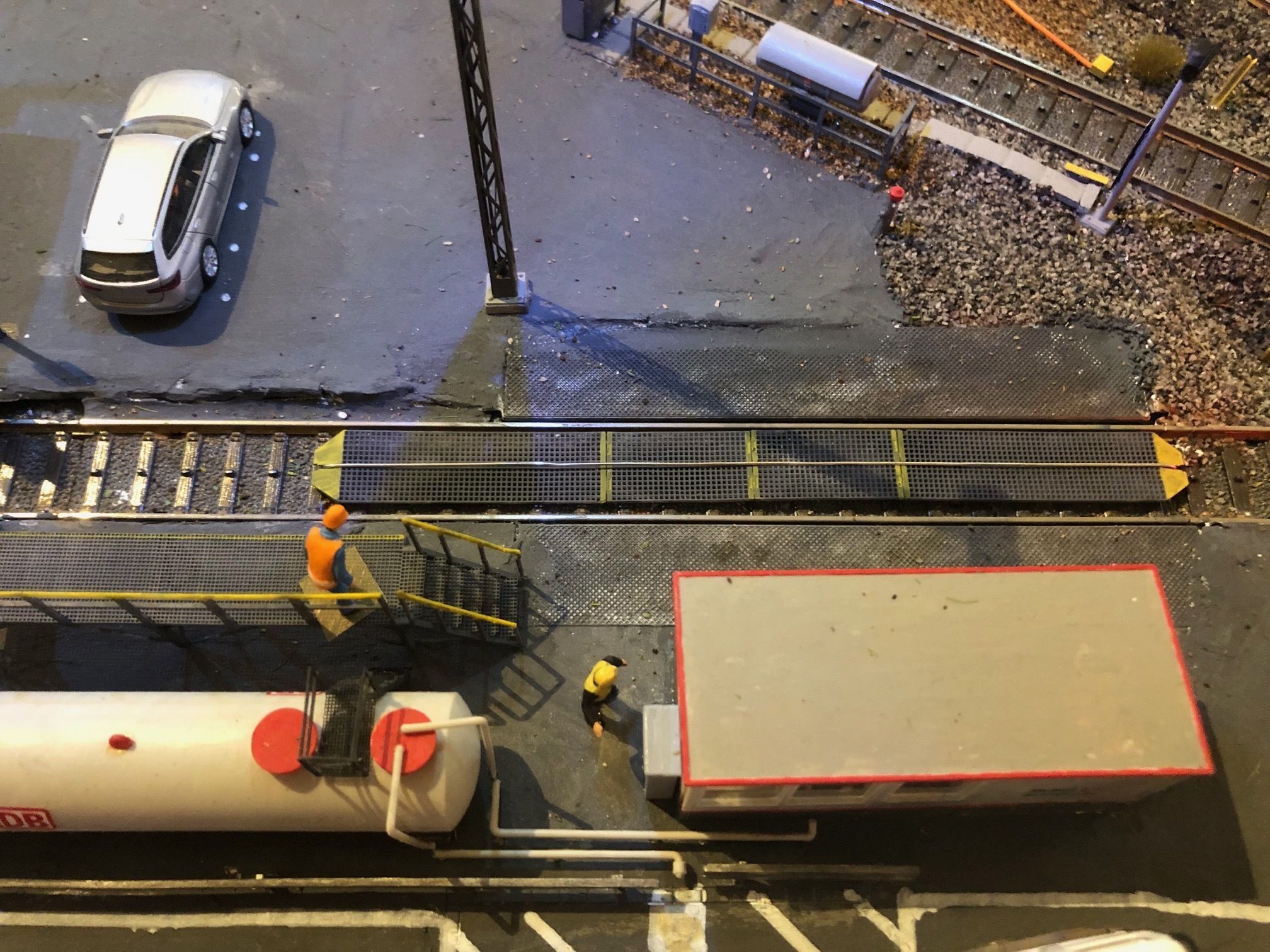 Wartungsbuehne und Gleisabdeckungen in H0 3D print model_5