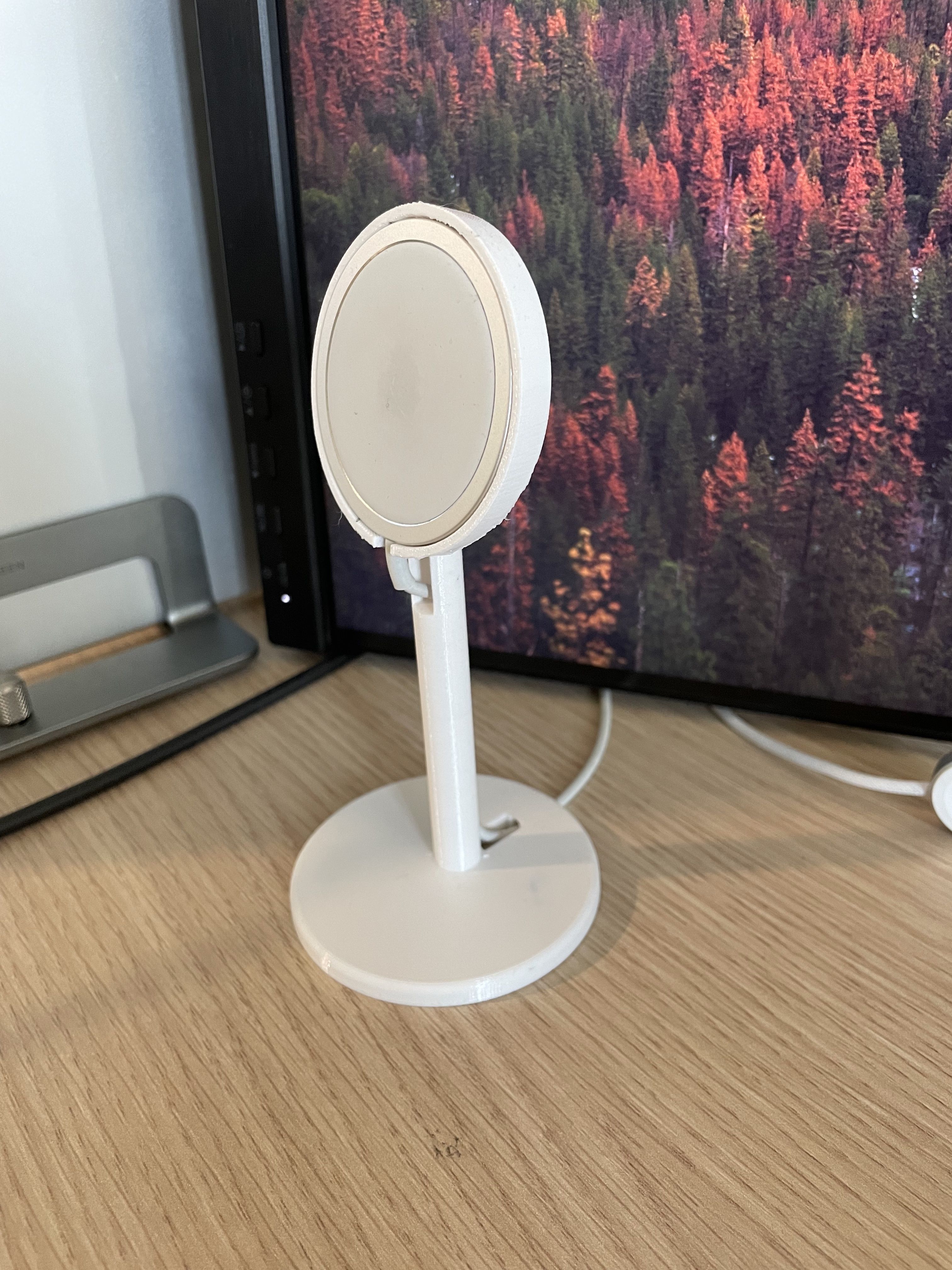 Minimalistic magsafe iphone stand 3D print model_1