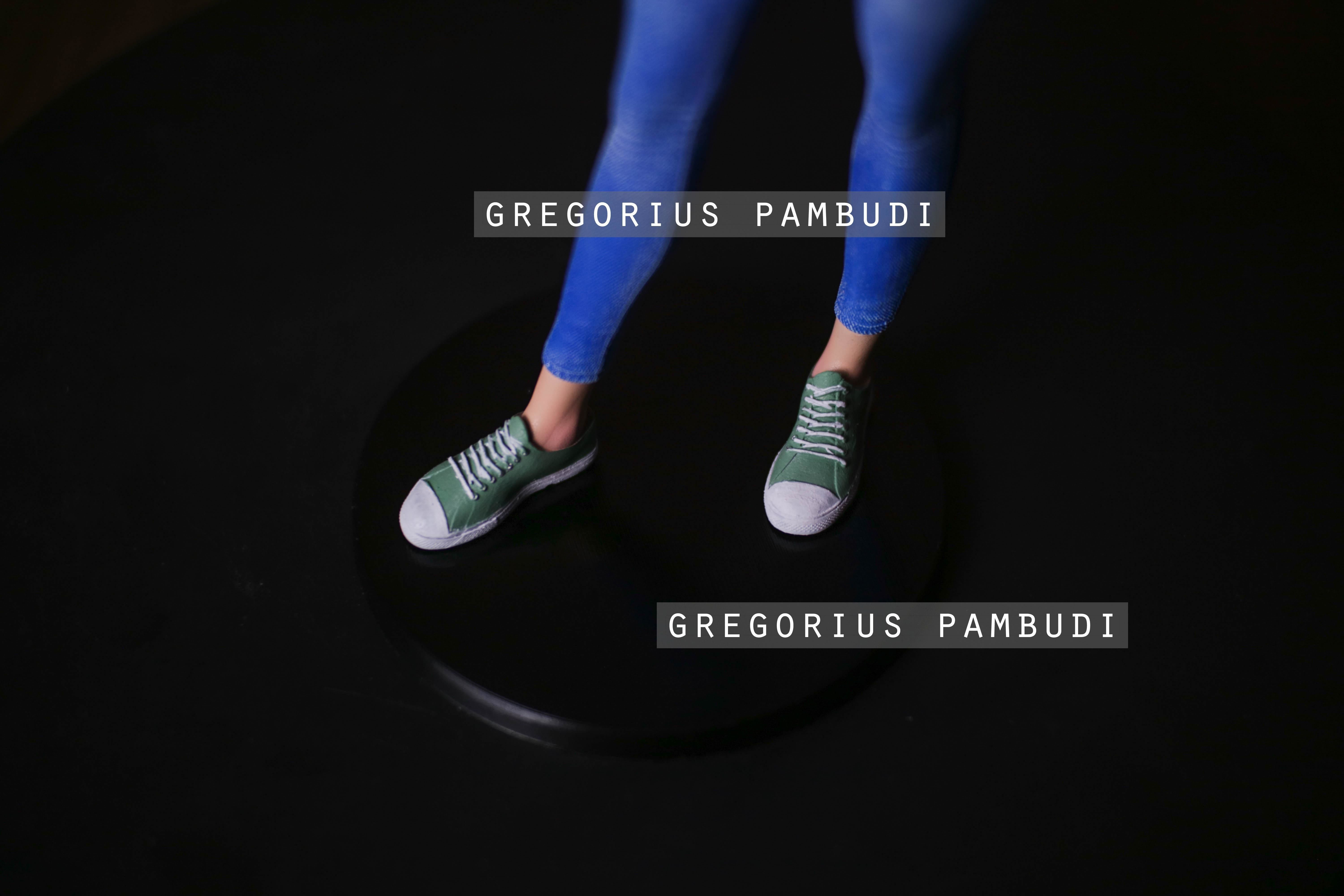 A woman eating ice cream statue 3d printable 3D print model_12