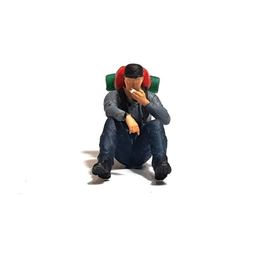 Figure Hardian Camping Sitting 1-64 Scale 3D print model_3