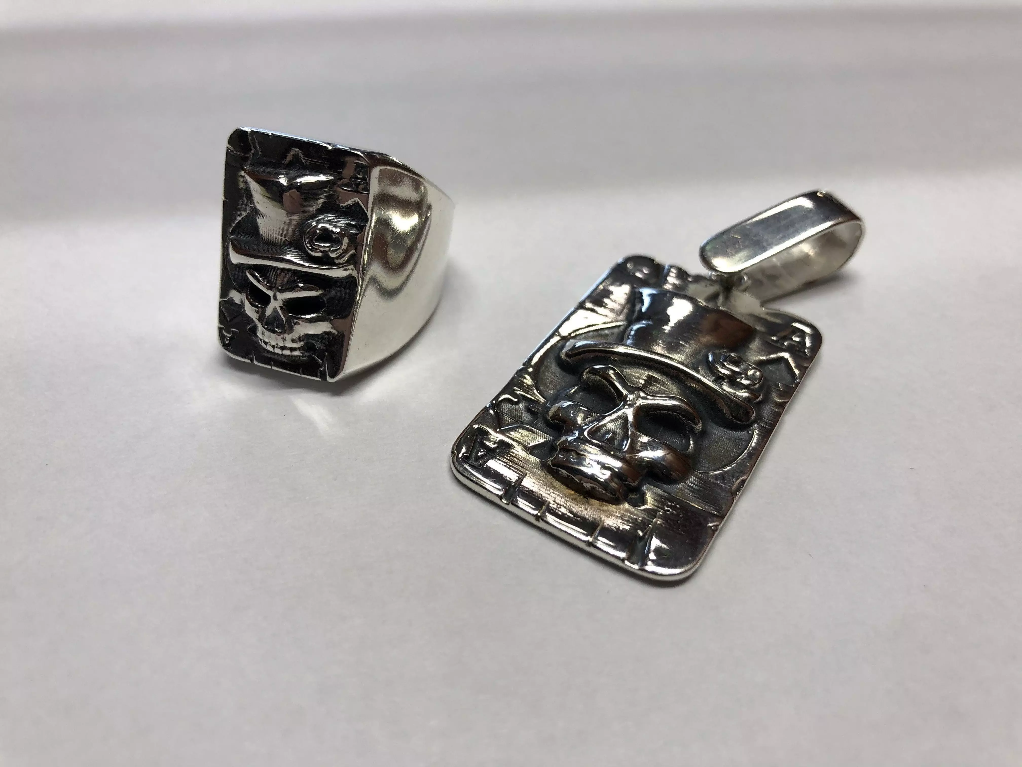 CARD WITH SKULL RING 3D print model