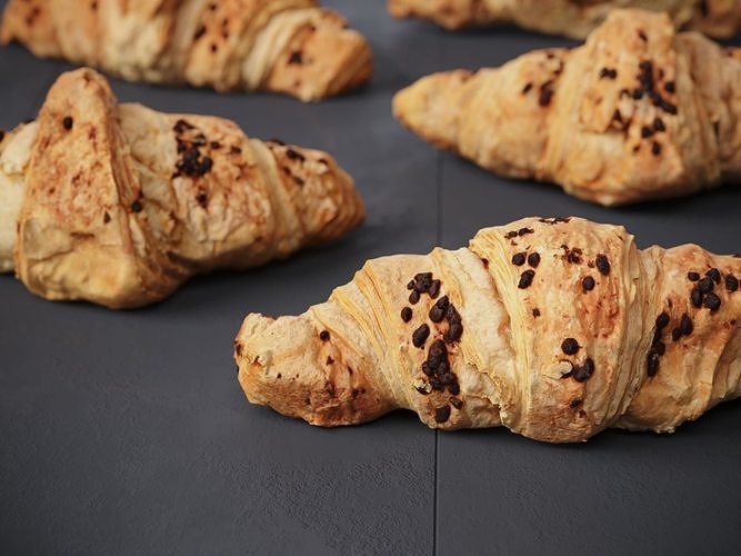 Croissant With Chocolate Chip   3D model 3