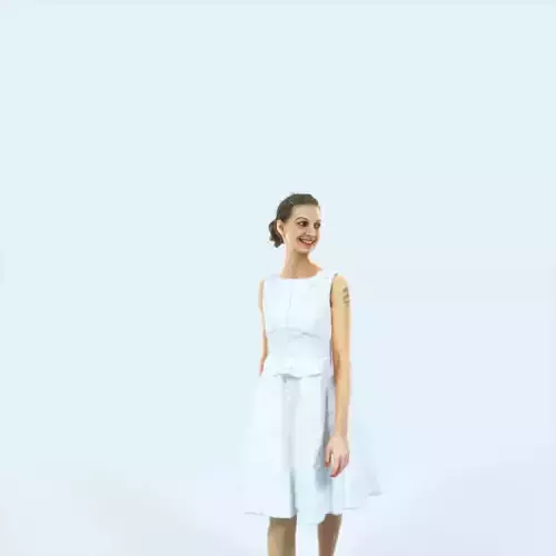 Aspiration 088C walking Event Elegant Woman