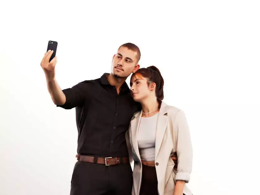 Orhan Jani 12825 - Young Couple Taking Selfie Low-poly 3D model