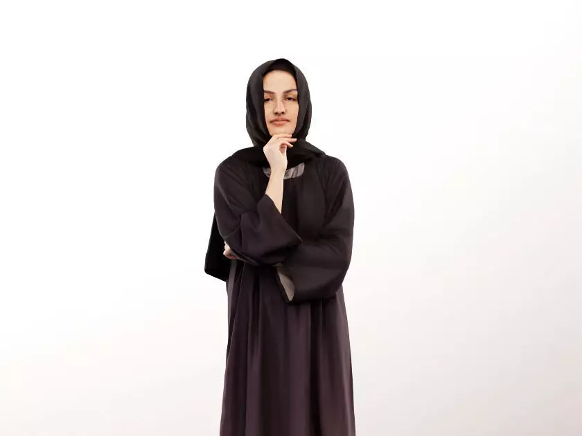 Camila 13029 - Standing Traditional Islamic Woman Low-poly 3D model