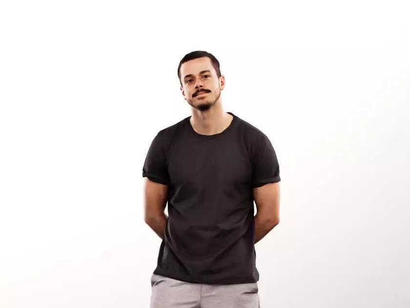 Sandro 13276 - Standing Casual Man In Summer Outfit Low-poly 3D model_0