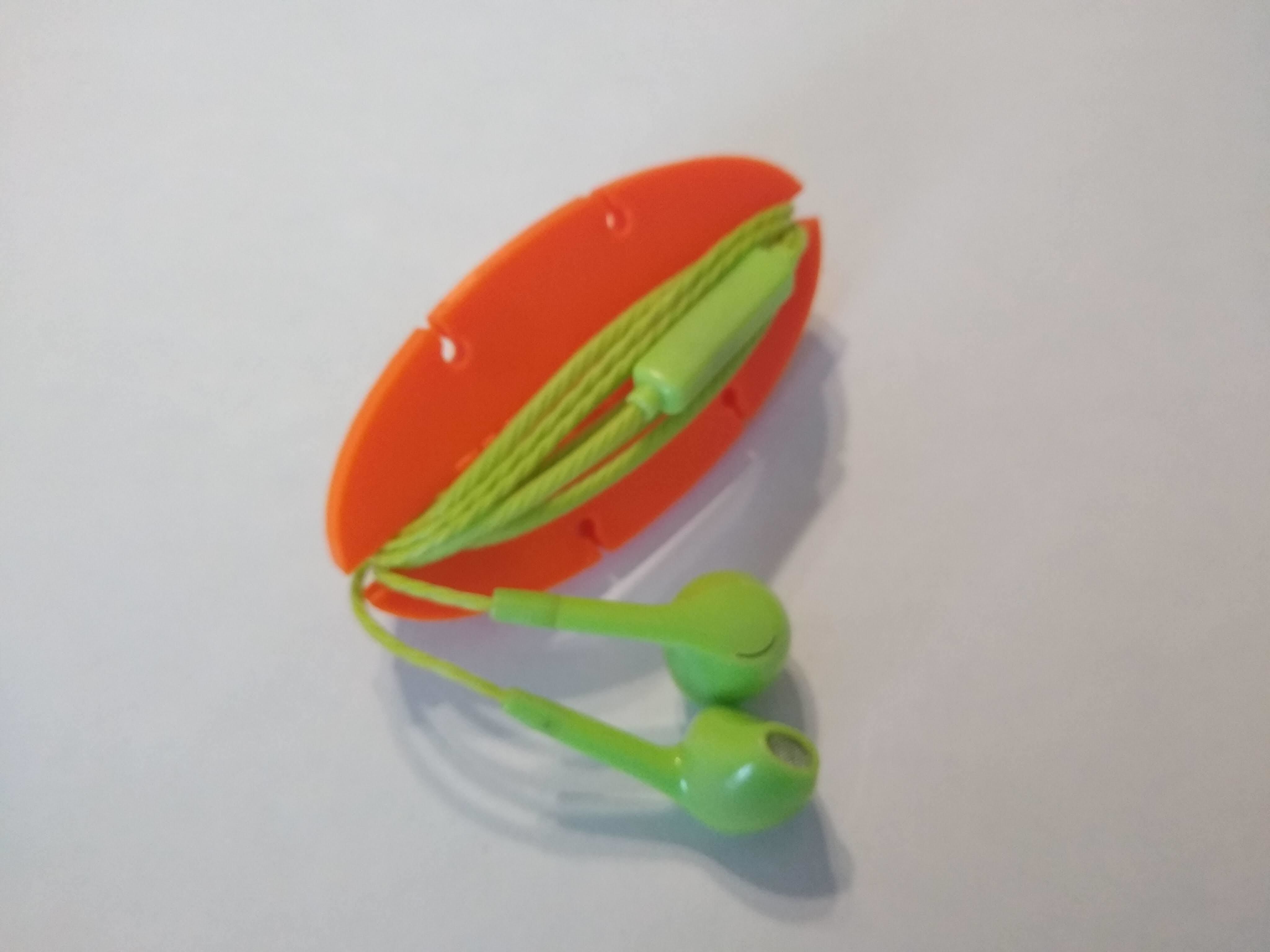 Wired Earbud Holder Free 3D print model_3