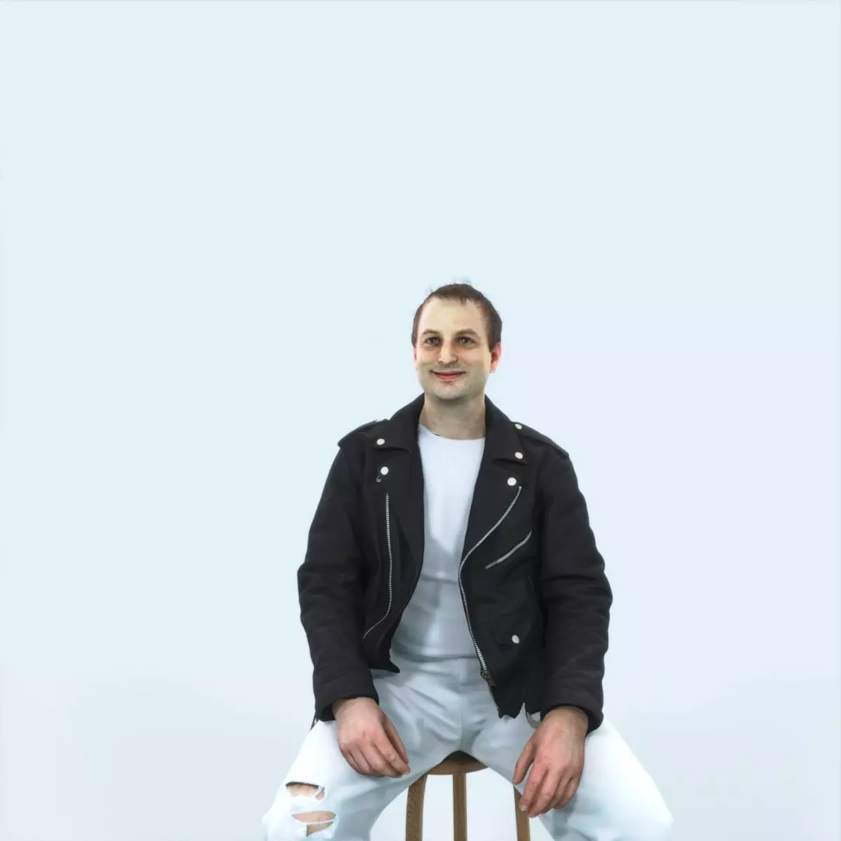 Victory 03M Listening Sitting Casual Man Low-poly 3D model_0