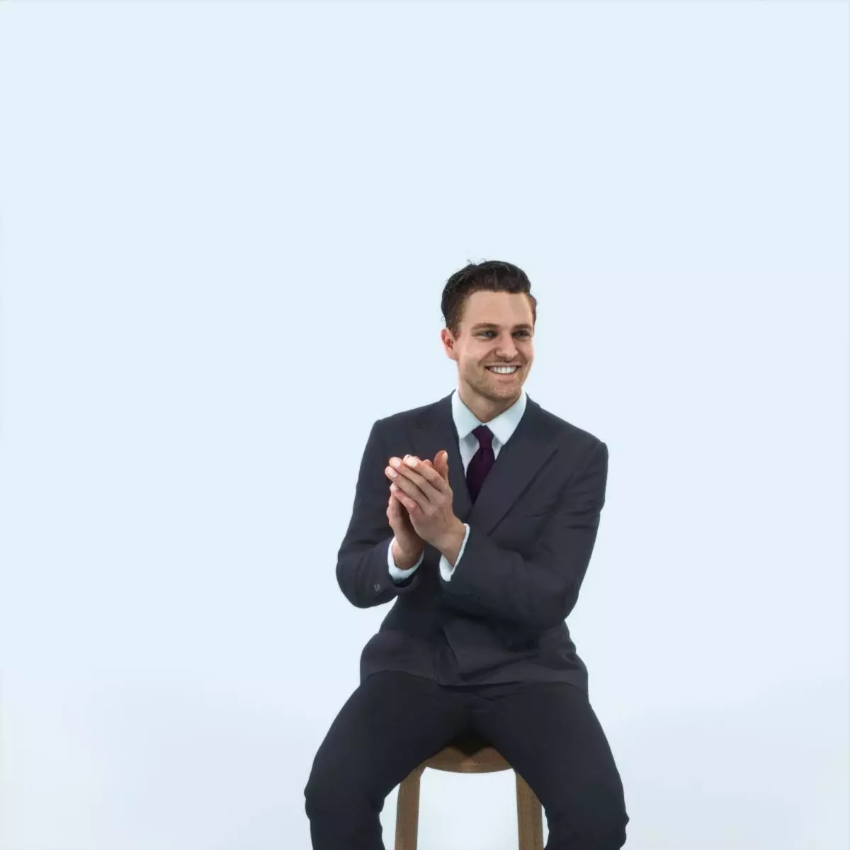 Virtue 13F Clapping Sitting Elegant Man Low-poly 3D model_0