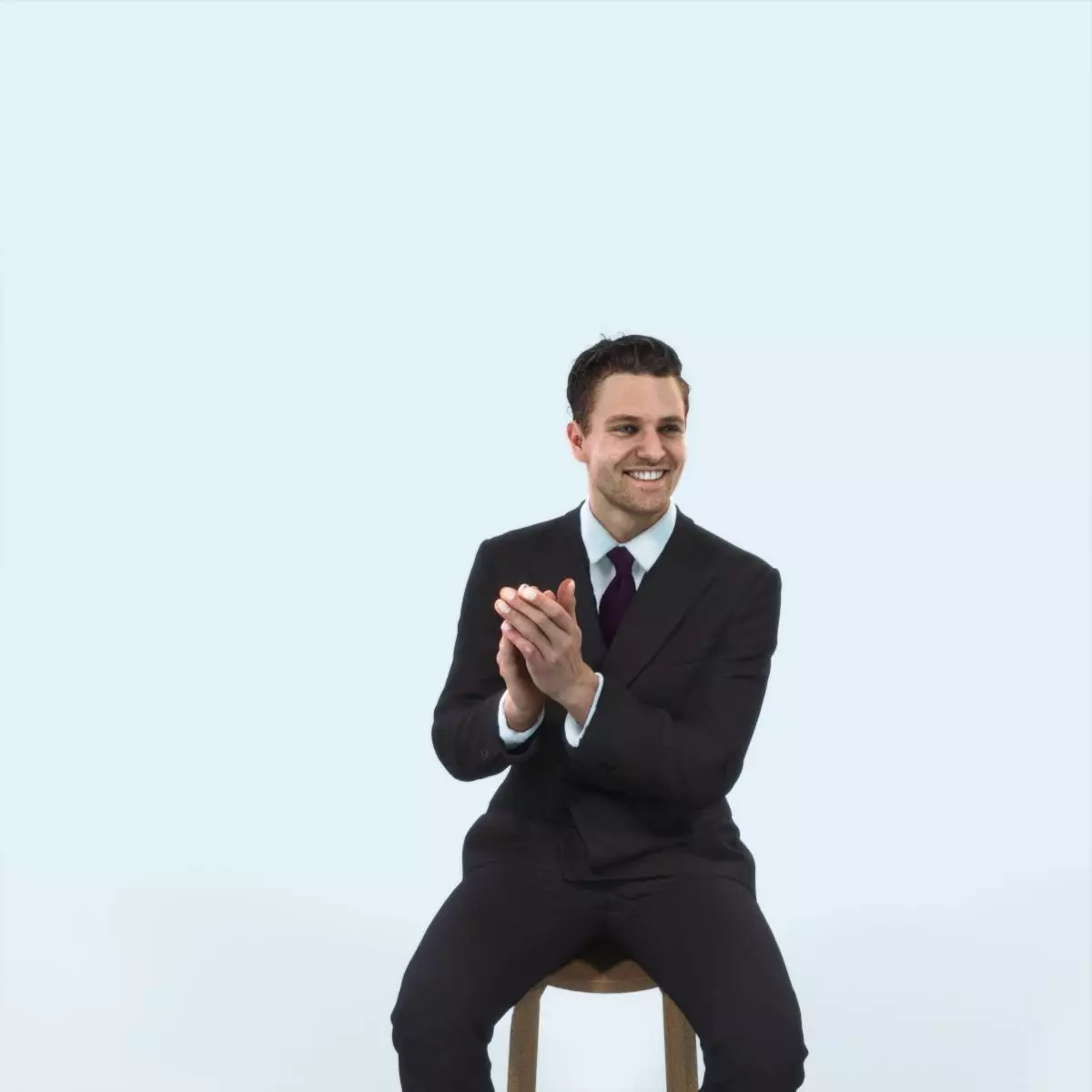 Virtue 13E Clapping Sitting Elegant Man Low-poly 3D model_0