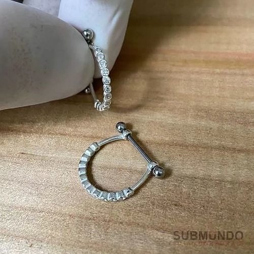 Pac 3 sizes piecing ear 67436 conche cristal point helix 3D print model