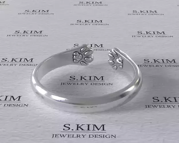 Ring with cat paws and footprints