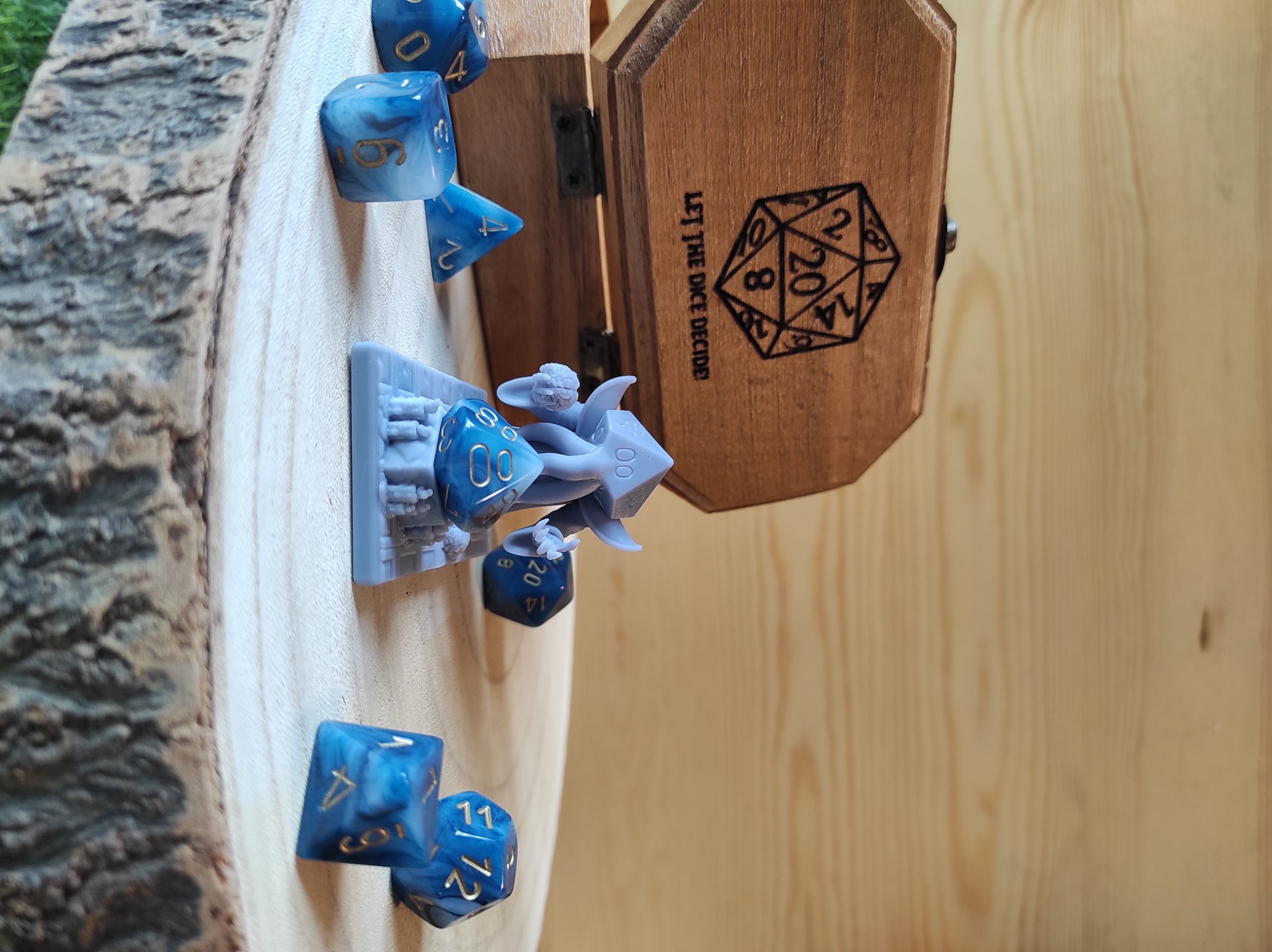 Dice Keepers - D100 Mindflayer mini and polyhedral dice stand 3D print model_2