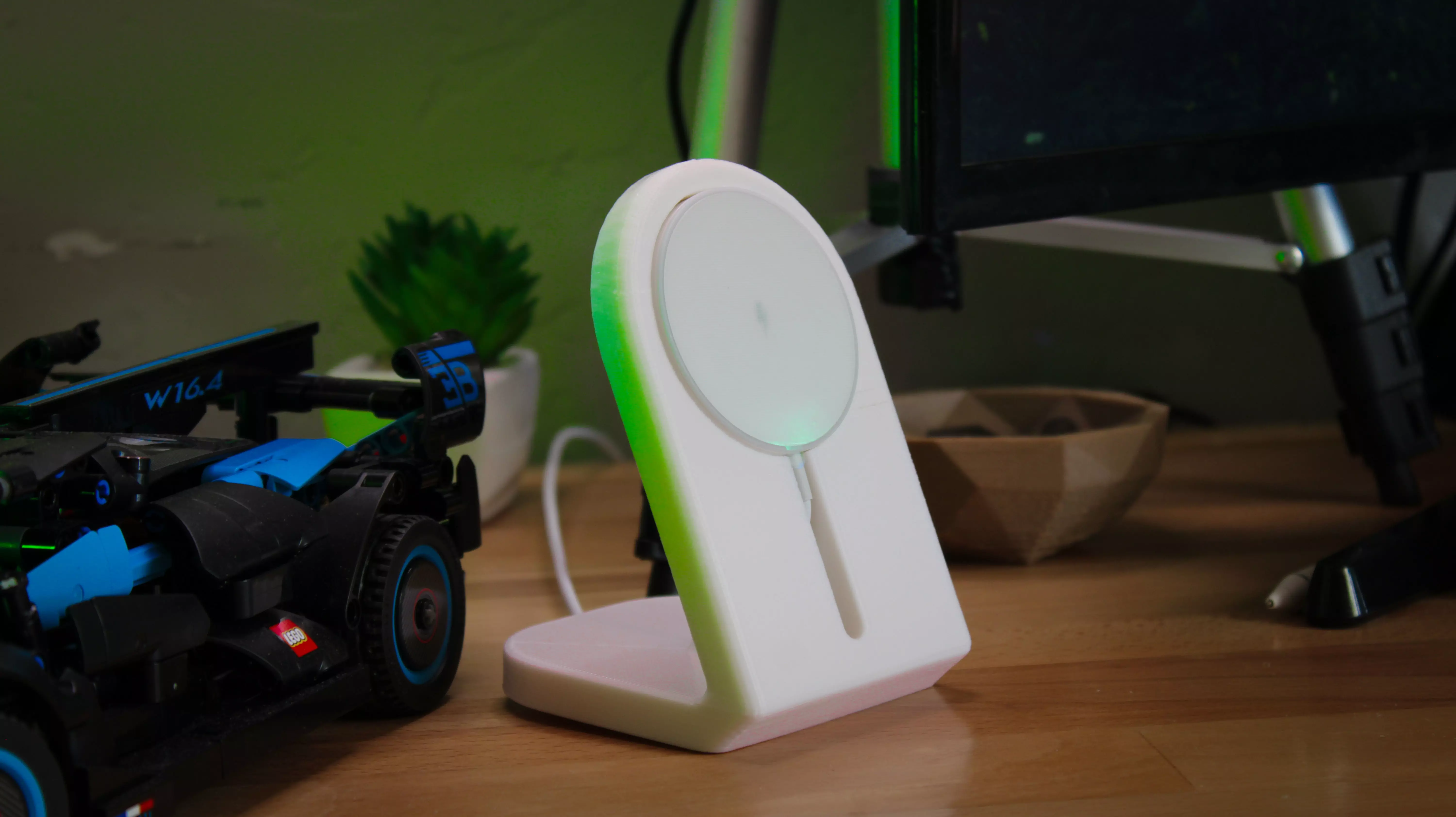 MagSafe Wireless iPhone Stand-Charger 3D print model