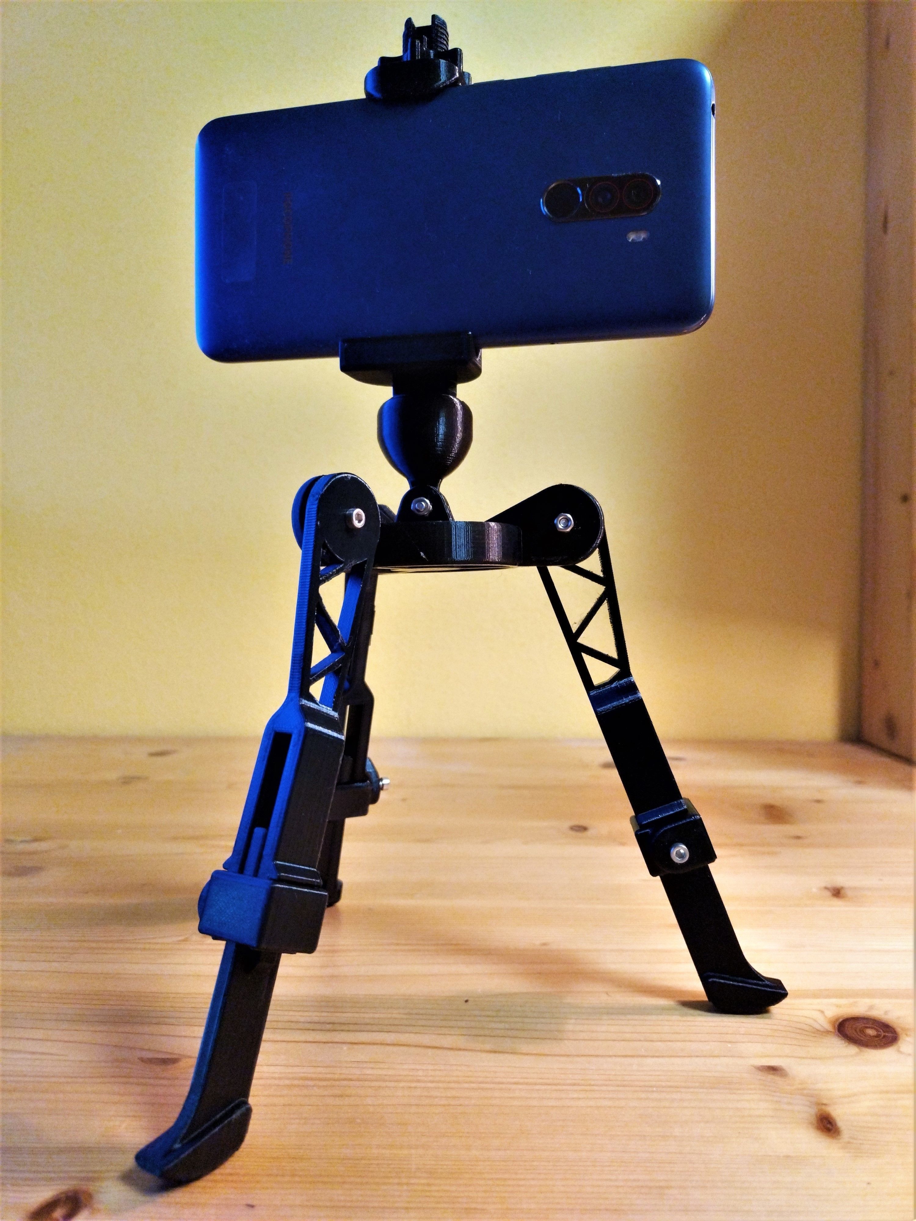 Phone tripod 3D print model_3