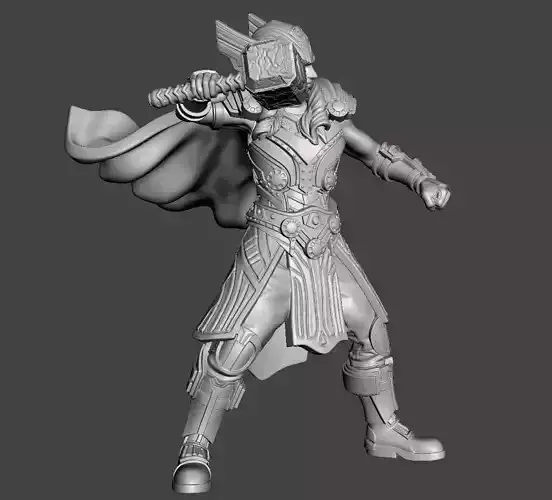 lady thor with hammer 