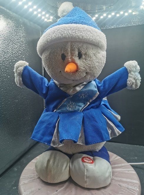 snow woman cheer 3D print model_3