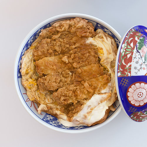 Katsudon and Donburi bowl with lid - Pork Cutlet Rice Bowl Low-poly 3D model 3