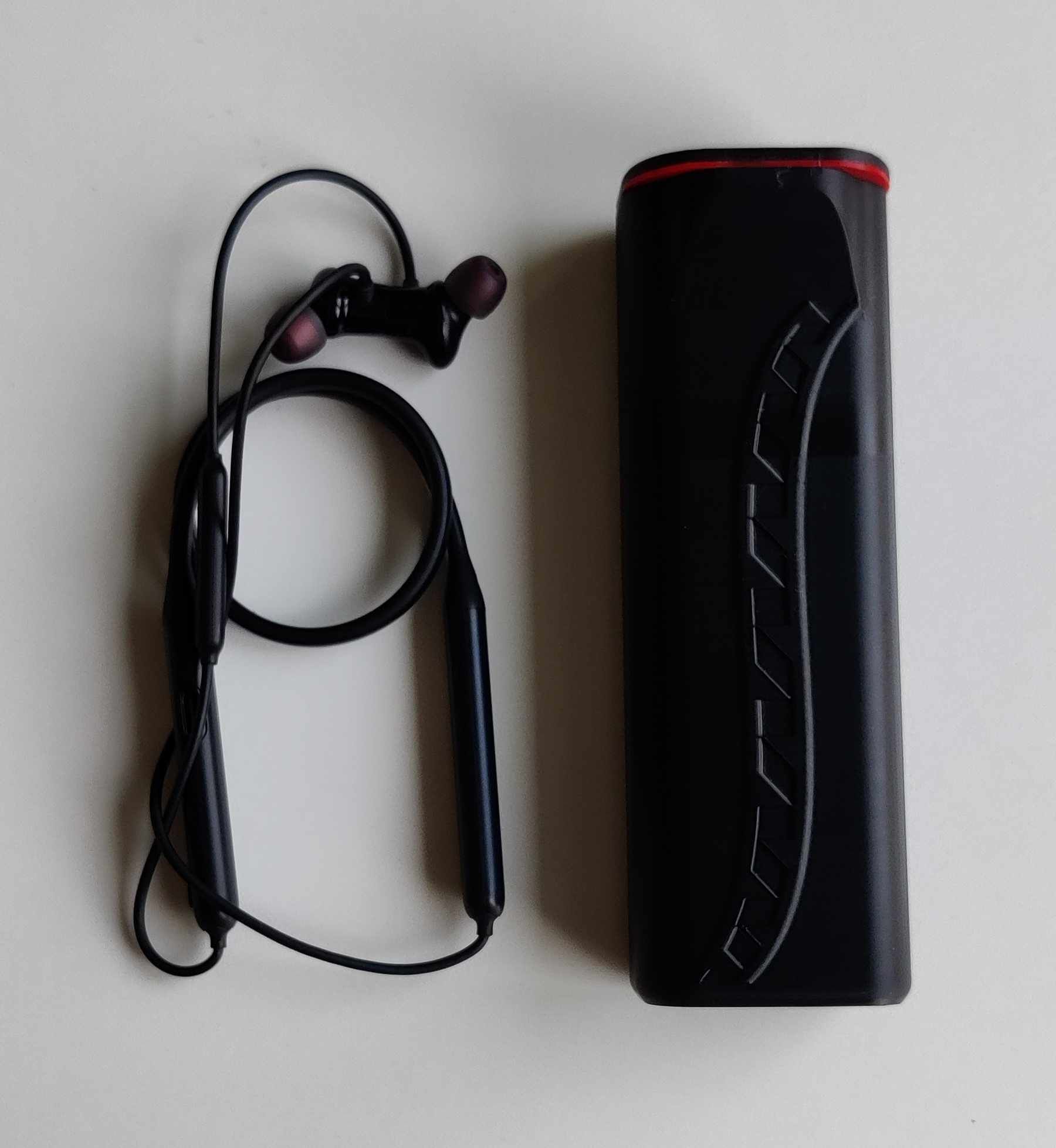 Case for neckband headphones 3D print model_1