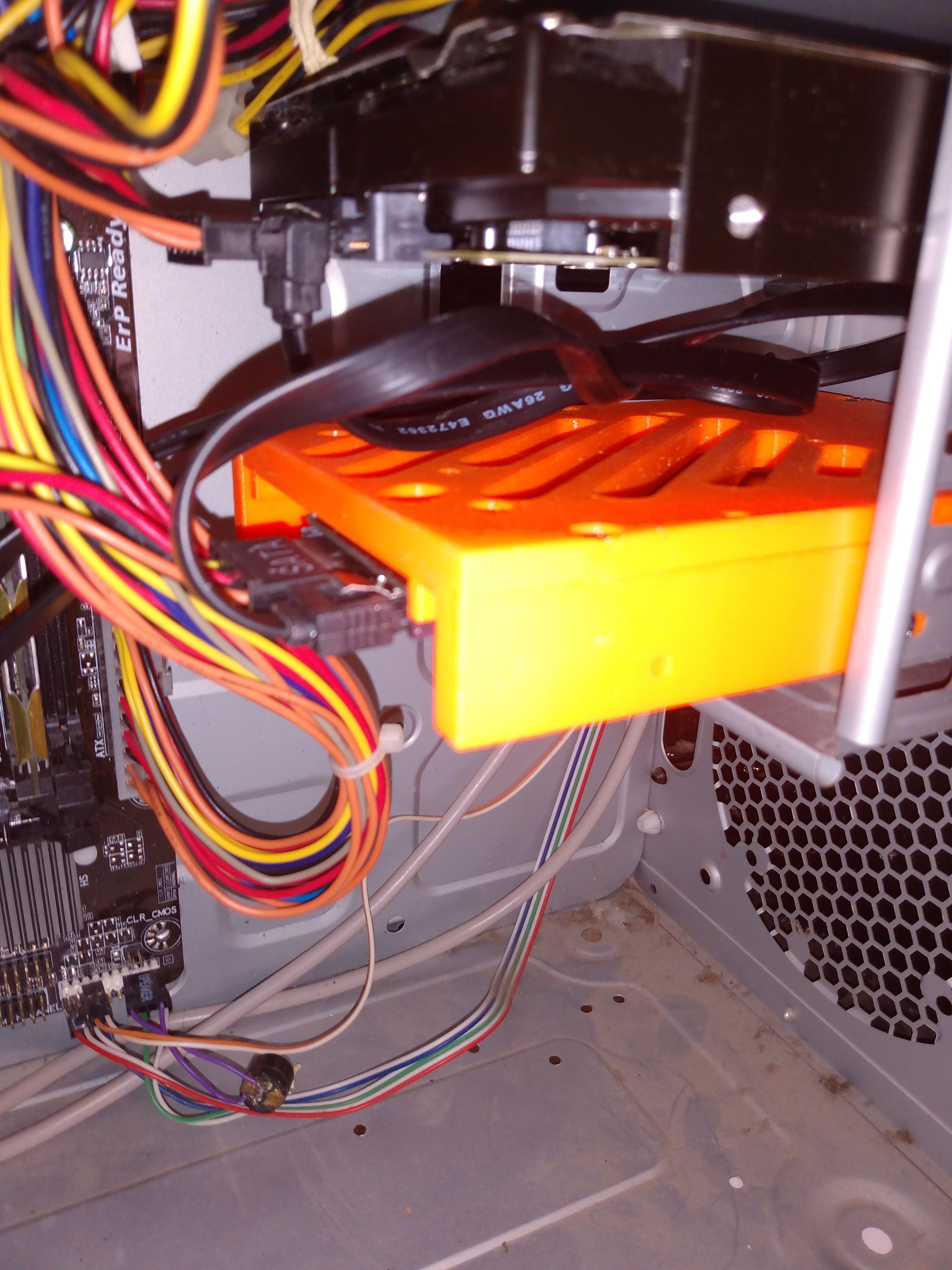 2 5 inch to 3 5 inch hard drive adapter caddy 3D print model_3