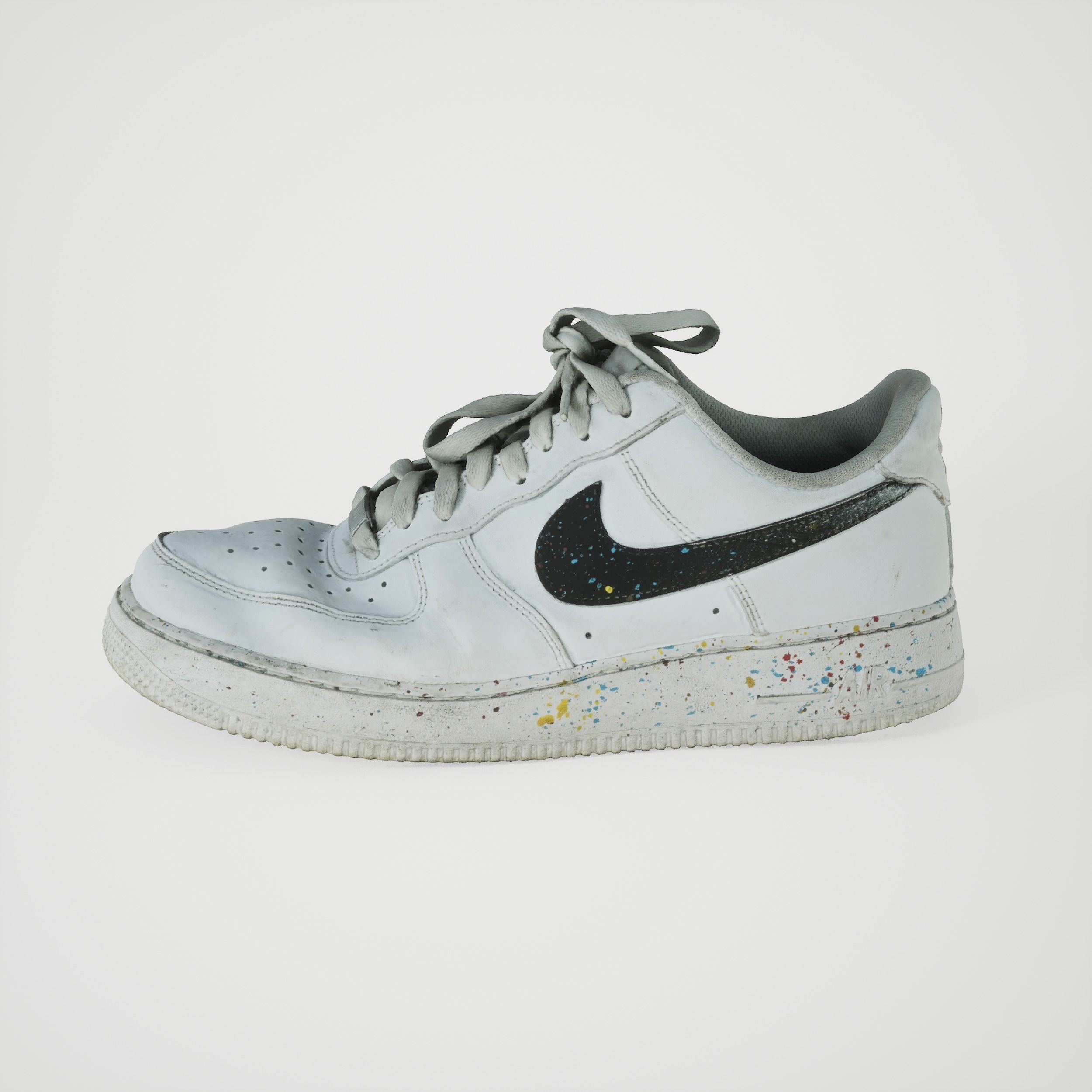 Old Sneakers 3D model_1