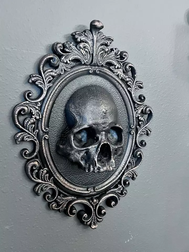 Baroque style frame skull 3D print model_0