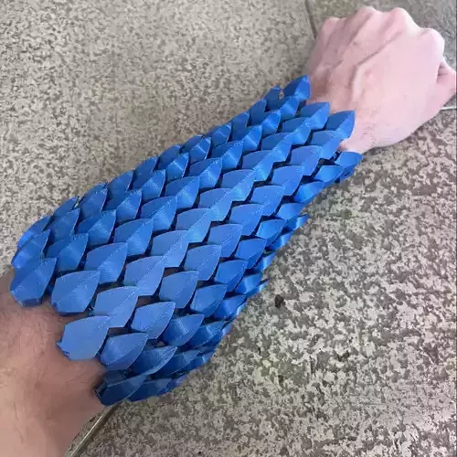 Articulated Scalemail Bracer 3D print model