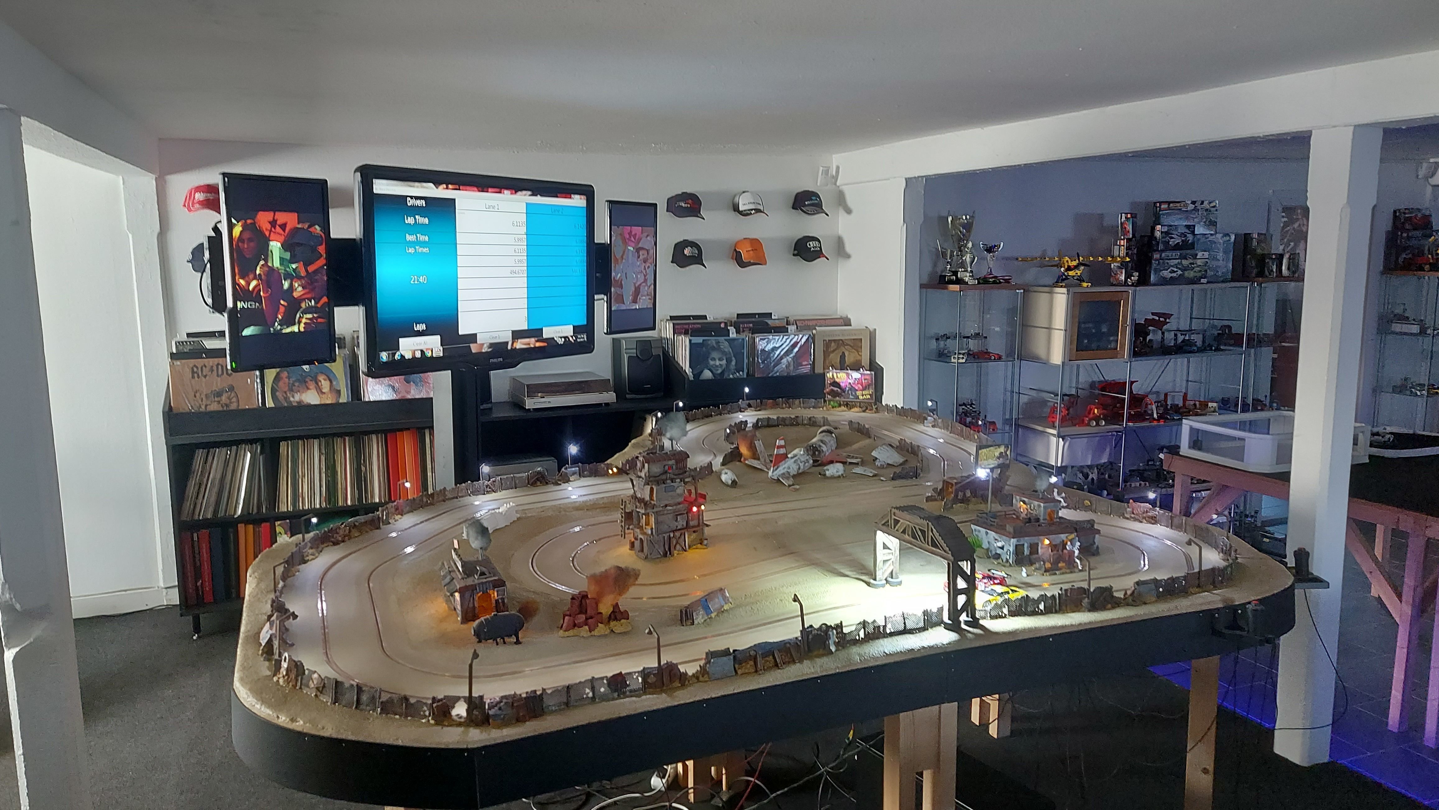 Floor Stand - 3 Screen Version Free 3D print model_6