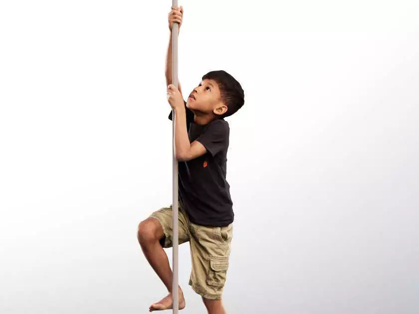 Joey 14483 - Mediterranean Boy Playing On Climbing Frame Low-poly 3D model_0