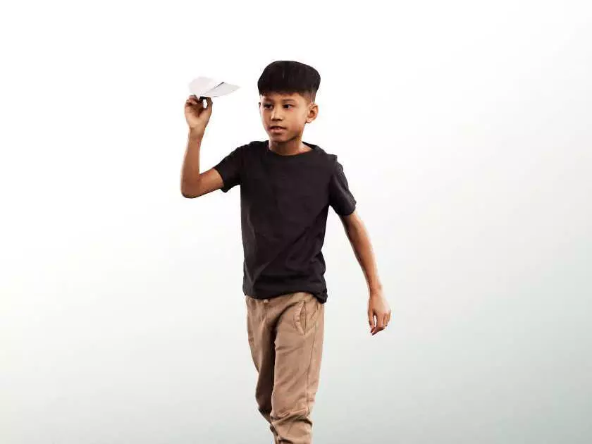 Joey 14476 - Mediterranean Boy Playing With Paper Airplane Low-poly 3D model_0