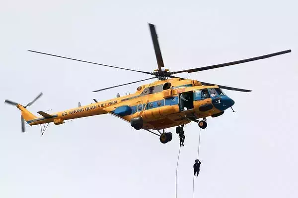 Vietnam Mil Mi-171 Helicopter 3D Model