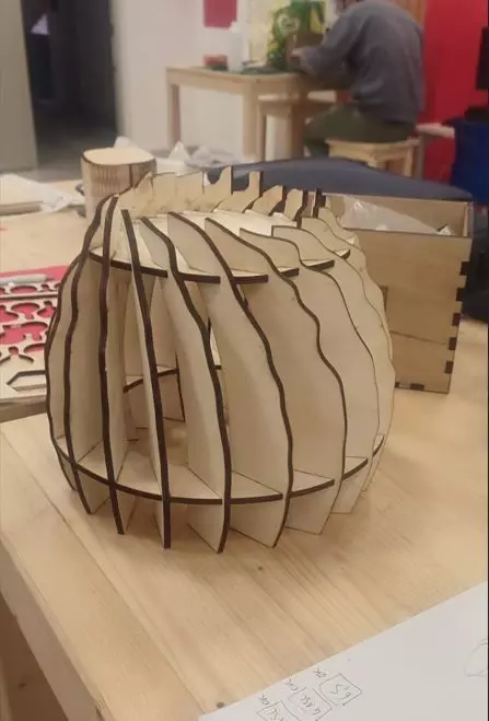 Sectional lamp for laser cutting 3D model